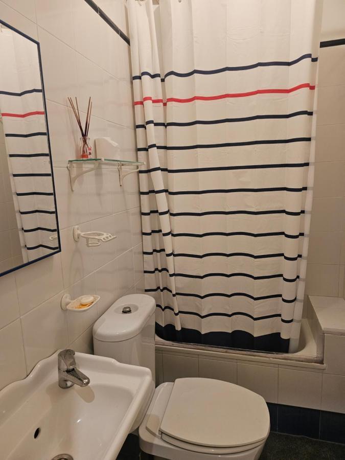 Habitacion Amplia Y Centrica En Piso Compartido A Coruna Bagian luar foto