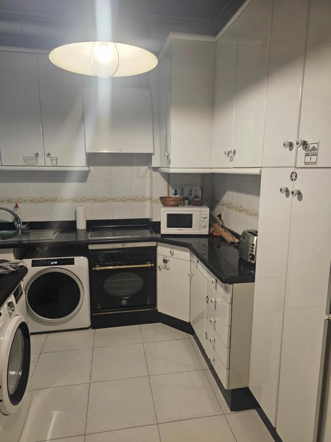 Habitacion Amplia Y Centrica En Piso Compartido A Coruna Bagian luar foto